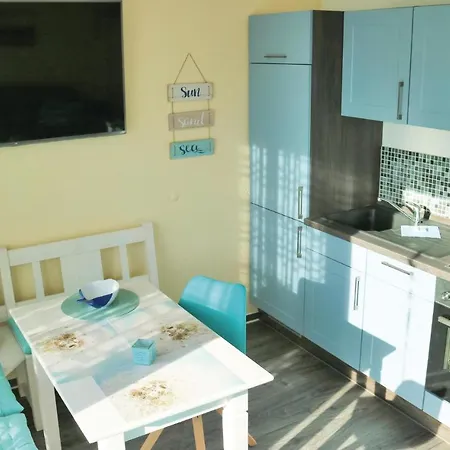 Lovely In With Kitchen Apartment *